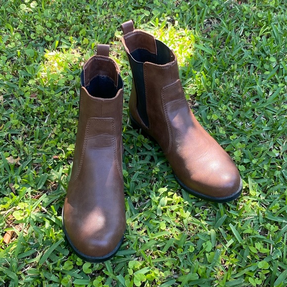 H&M Brown Chelsea Boots - Picture 3 of 7